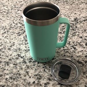24 oz Yeti mug